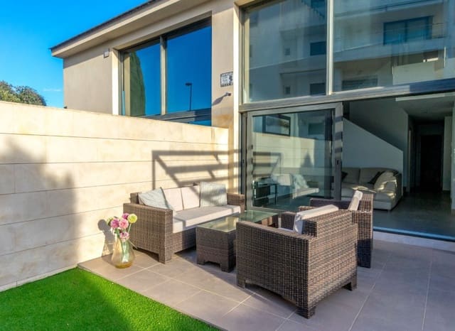 4 soveværelse Villa til salg i Villamartin, Orihuela med swimmingpool - € 429.000 (Ref: 9536829)