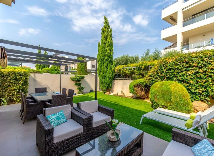 4 soveværelse Villa til salg i Villamartin med swimmingpool - € 429.000 (Ref: 9536829)