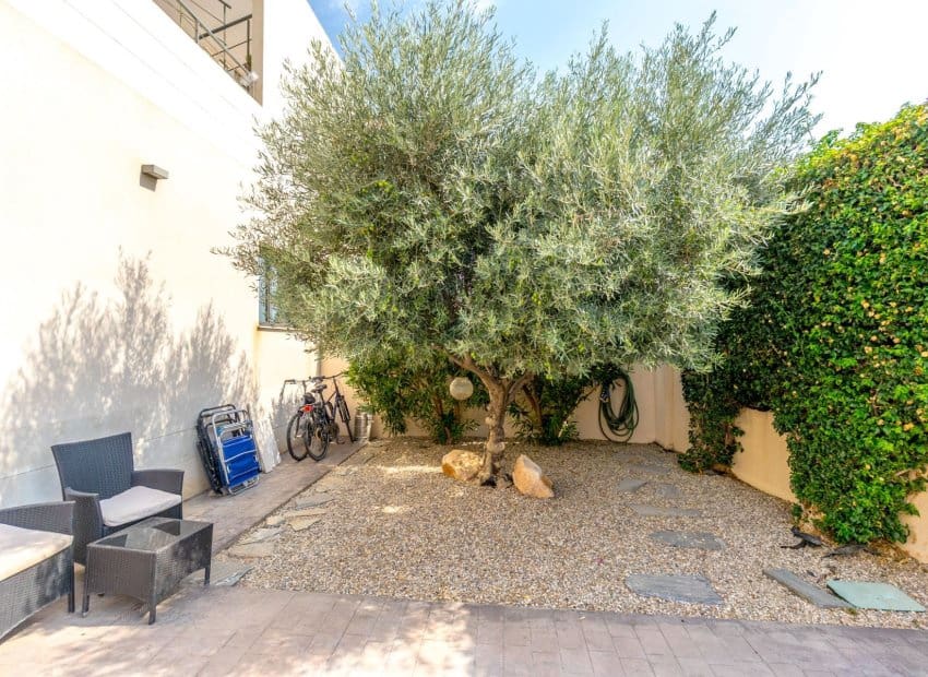 4 soveværelse Villa til salg i Villamartin med swimmingpool - € 429.000 (Ref: 9536829)