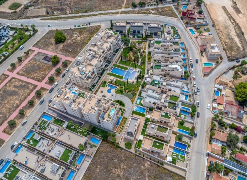 4 soveværelse Villa til salg i Villamartin med swimmingpool - € 429.000 (Ref: 9536829)