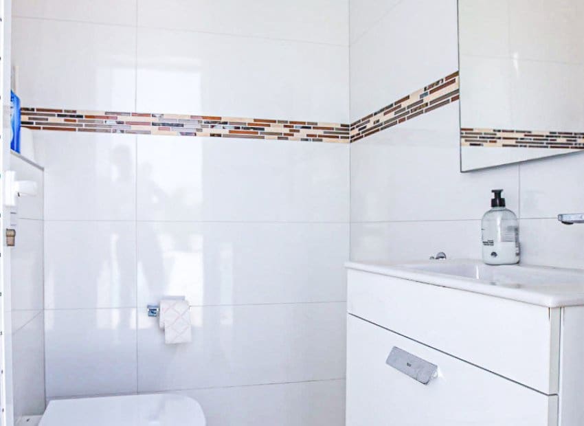 4 Zimmer Villa zu verkaufen in La Zenia mit Pool - 1.350.000 € (Ref: 9536832)