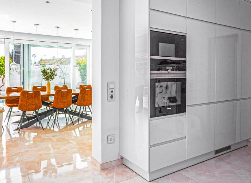 4 Zimmer Villa zu verkaufen in La Zenia mit Pool - 1.350.000 € (Ref: 9536832)