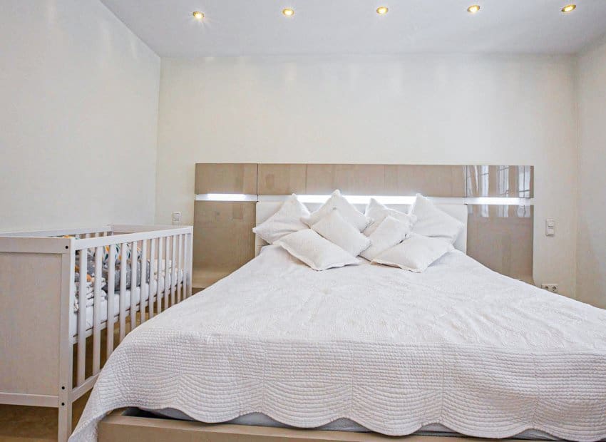 4 Zimmer Villa zu verkaufen in La Zenia mit Pool - 1.350.000 € (Ref: 9536832)