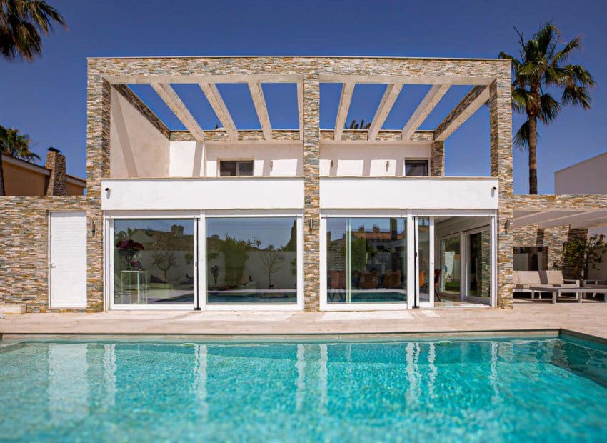 4 Zimmer Villa zu verkaufen in La Zenia mit Pool - 1.350.000 € (Ref: 9536832)