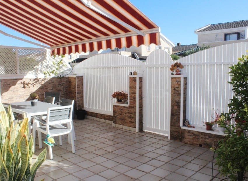 4 soveværelse Villa til salg i Torre de la Horadada med garage - € 272.000 (Ref: 9548466)