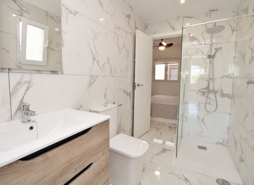 Apartamento de 1 habitación en Villamartin en venta con piscina - 155.000 € (Ref: 9562125)