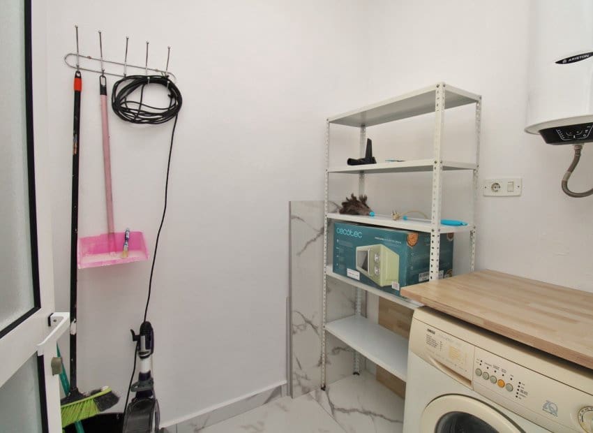 Apartamento de 1 habitación en Villamartin en venta con piscina - 155.000 € (Ref: 9562125)