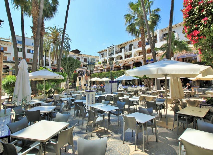 Apartamento de 1 habitación en Villamartin en venta con piscina - 155.000 € (Ref: 9562125)