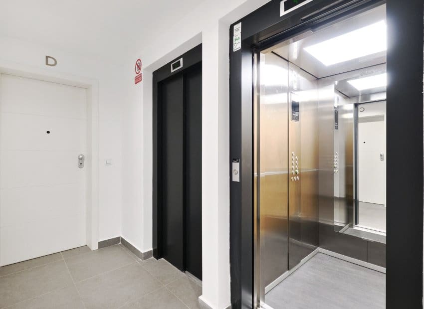 3 soveværelse Lejlighed til salg i Dehesa de Campoamor med swimmingpool - € 425.600 (Ref: 9576824)