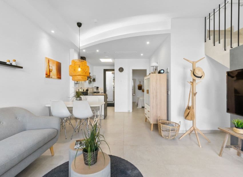 Casa de 3 habitaciones en Villamartin en venta con piscina - 325.000 € (Ref: 9576825)