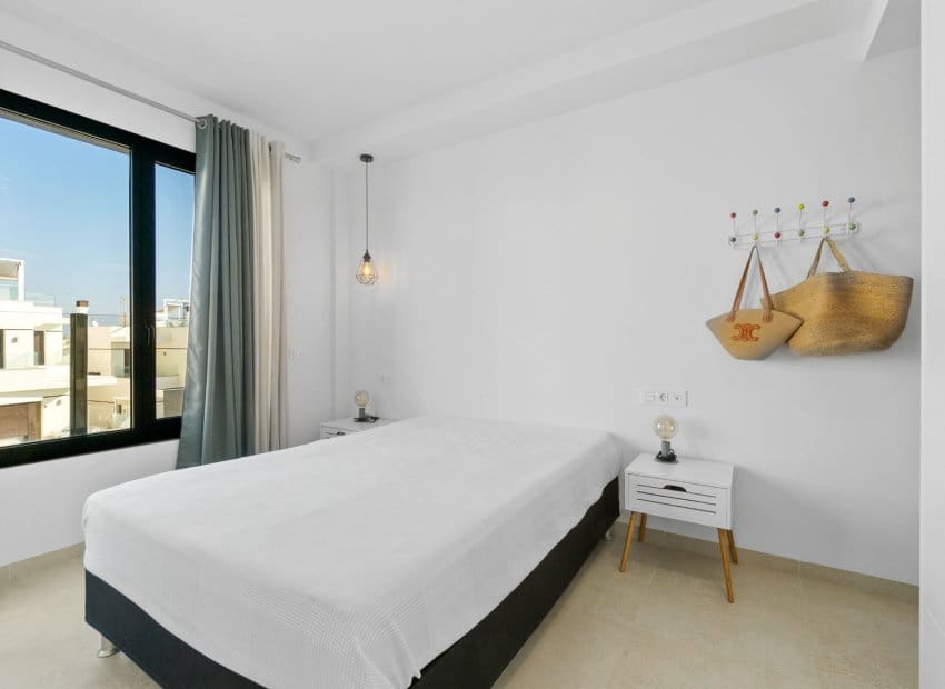 Casa de 3 habitaciones en Villamartin en venta con piscina - 325.000 € (Ref: 9576825)