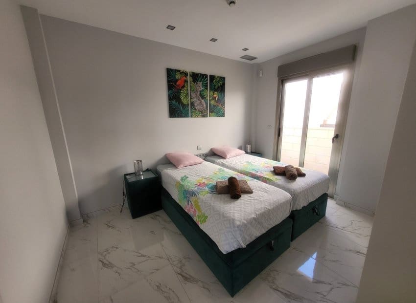 3 makuuhuone Huvila myytävänä paikassa Villamartin mukana uima-altaan - 400 000 € (Ref: 9576826)