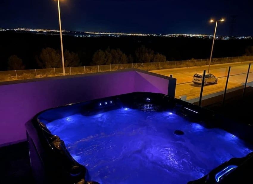 3 makuuhuone Huvila myytävänä paikassa Villamartin mukana uima-altaan - 400 000 € (Ref: 9576826)