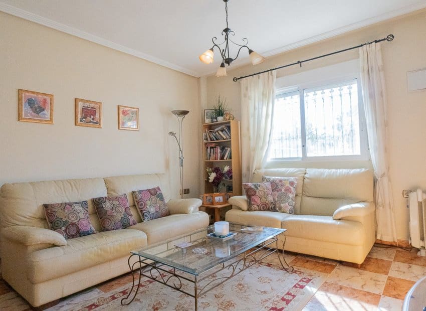 2 quarto Bungalow para venda em La Zenia com piscina - 185 000 € (Ref: 9576829)