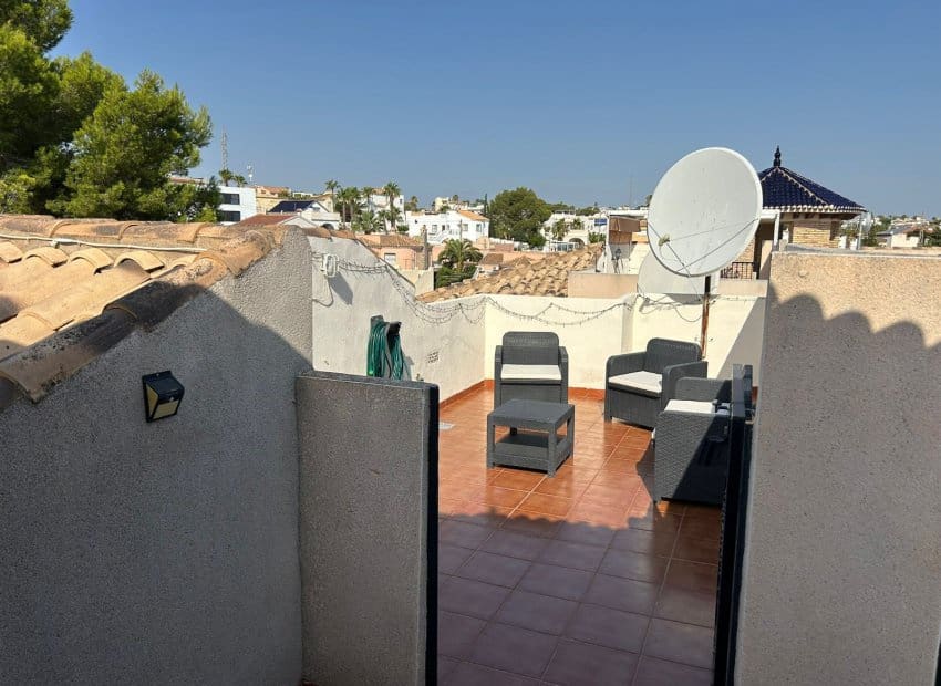 Ático de 2 habitaciones en Villamartin en venta con piscina - 139.000 € (Ref: 9599754)