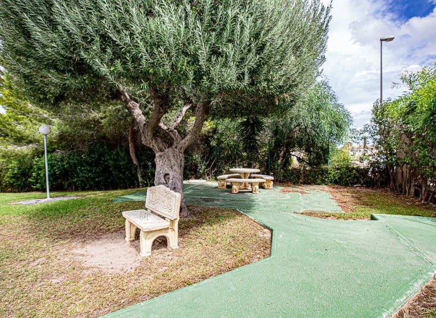 Ático de 2 habitaciones en Villamartin en venta con piscina - 139.000 € (Ref: 9599754)