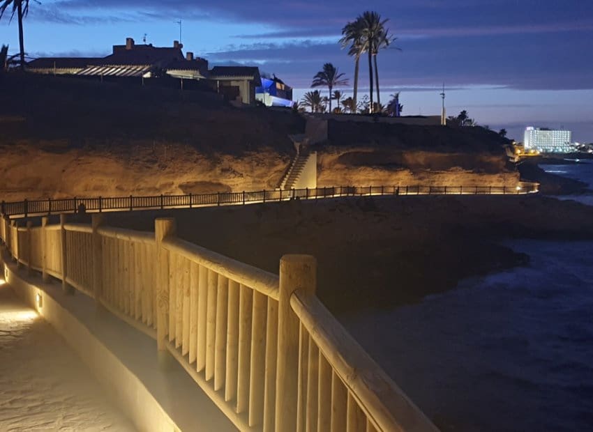 2 soveværelse Lejlighed til salg i Playa Flamenca med swimmingpool - € 169.950 (Ref: 9599755)