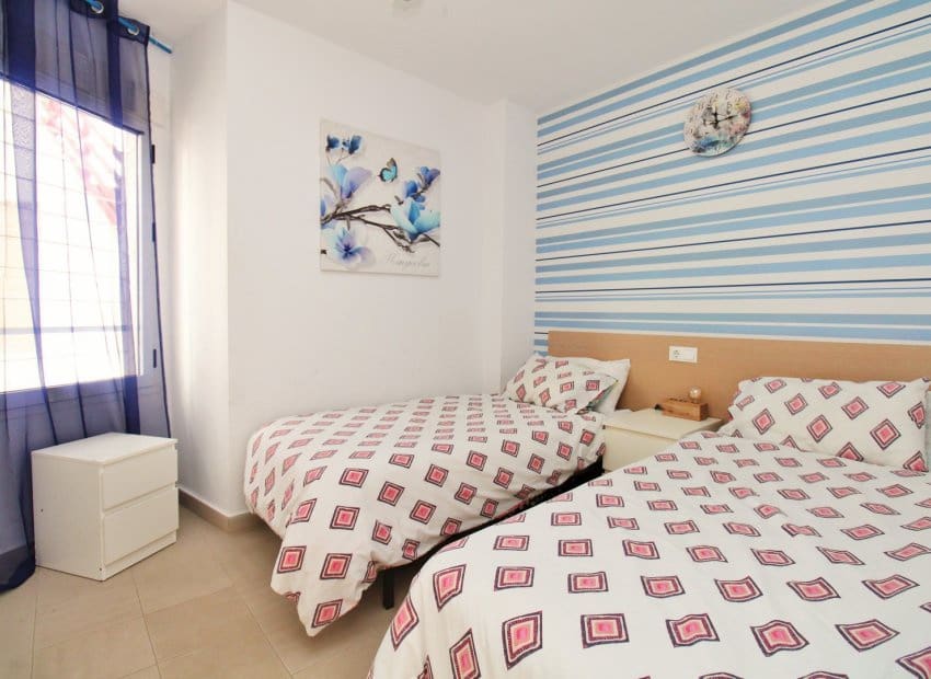 2 soveværelse Lejlighed til salg i Playa Flamenca med swimmingpool - € 169.950 (Ref: 9599755)