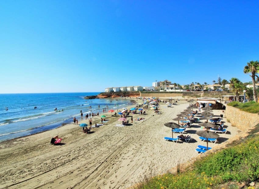 2 soveværelse Lejlighed til salg i Playa Flamenca med swimmingpool - € 169.950 (Ref: 9599755)