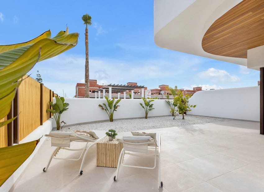 3 bedroom Villa for sale in Los Alcazares with pool - € 539,900 (Ref: 9601290)