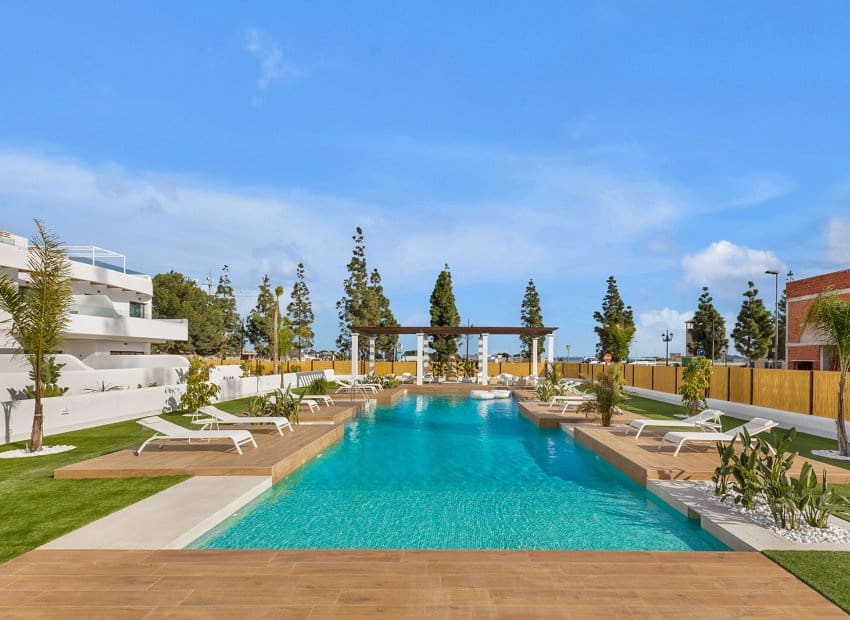 Apartamento de 3 habitaciones en Los Alcázares en venta con piscina - 359.000 € (Ref: 9601299)