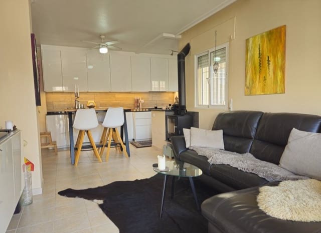 Chalet de 3 habitaciones en Villamartin, Orihuela en venta con piscina - 239.000 € (Ref: 9601338)