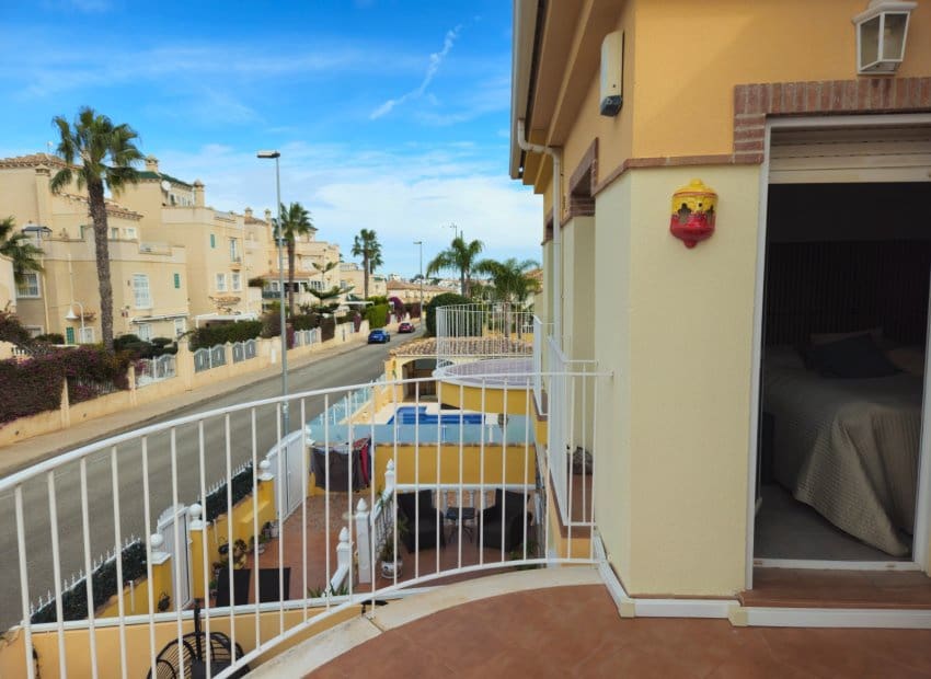 3 soverom Villa til salgs i Villamartin med svømmebasseng - € 239 000 (Ref: 9601338)