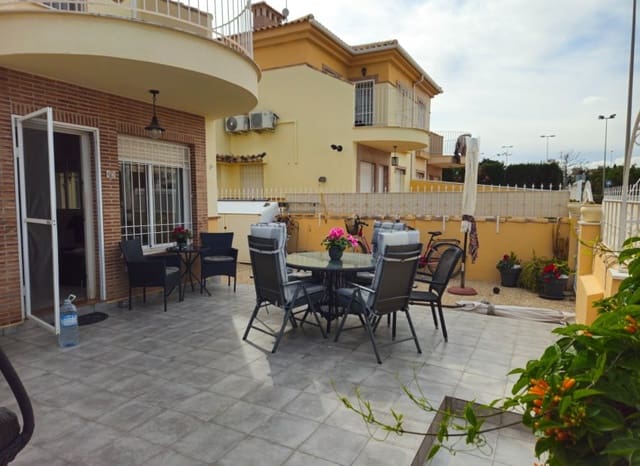 Chalet de 3 habitaciones en Villamartin, Orihuela en venta con piscina - 239.000 € (Ref: 9601338)
