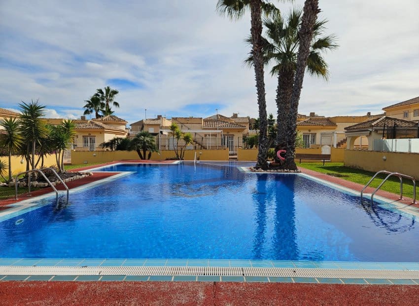 3 soverom Villa til salgs i Villamartin med svømmebasseng - € 239 000 (Ref: 9601338)