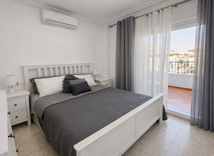 2 quarto Casa em Banda para venda em La Zenia com piscina - 230 000 € (Ref: 9601339)