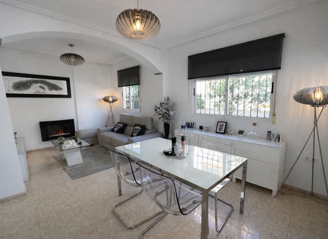 2 soverom Rekkehus til salgs i La Zenia, Orihuela med svømmebasseng - € 230 000 (Ref: 9601339)