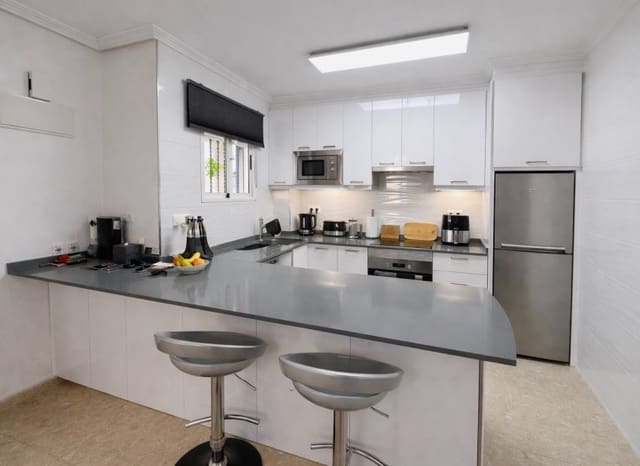 2 soverom Rekkehus til salgs i La Zenia, Orihuela med svømmebasseng - € 230 000 (Ref: 9601339)