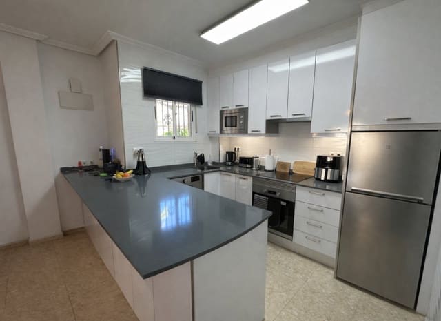 2 soverom Rekkehus til salgs i La Zenia, Orihuela med svømmebasseng - € 230 000 (Ref: 9601339)