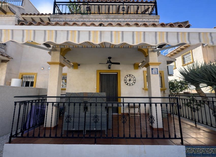 2 quarto Casa em Banda para venda em La Zenia com piscina - 230 000 € (Ref: 9601339)