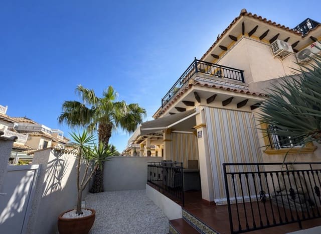 2 soverom Rekkehus til salgs i La Zenia, Orihuela med svømmebasseng - € 230 000 (Ref: 9601339)