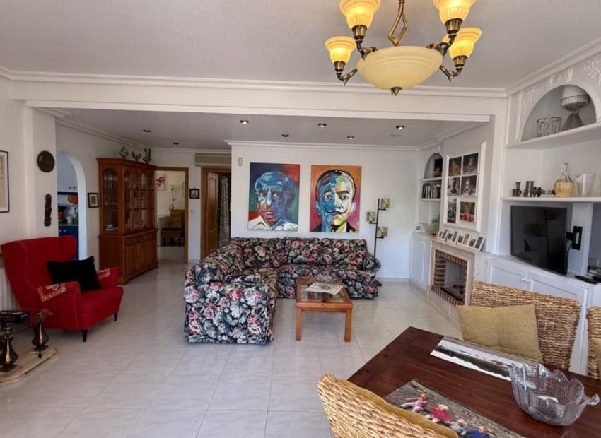 4 chambre Villa/Maison à vendre à Orihuela Costa avec piscine - 570 000 € (Ref: 9601340)