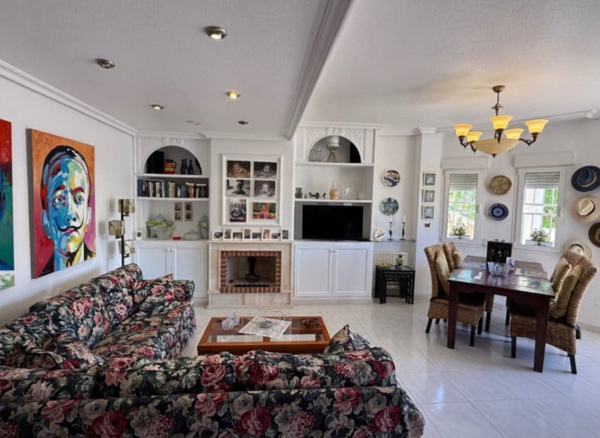 4 chambre Villa/Maison à vendre à Orihuela Costa avec piscine - 570 000 € (Ref: 9601340)