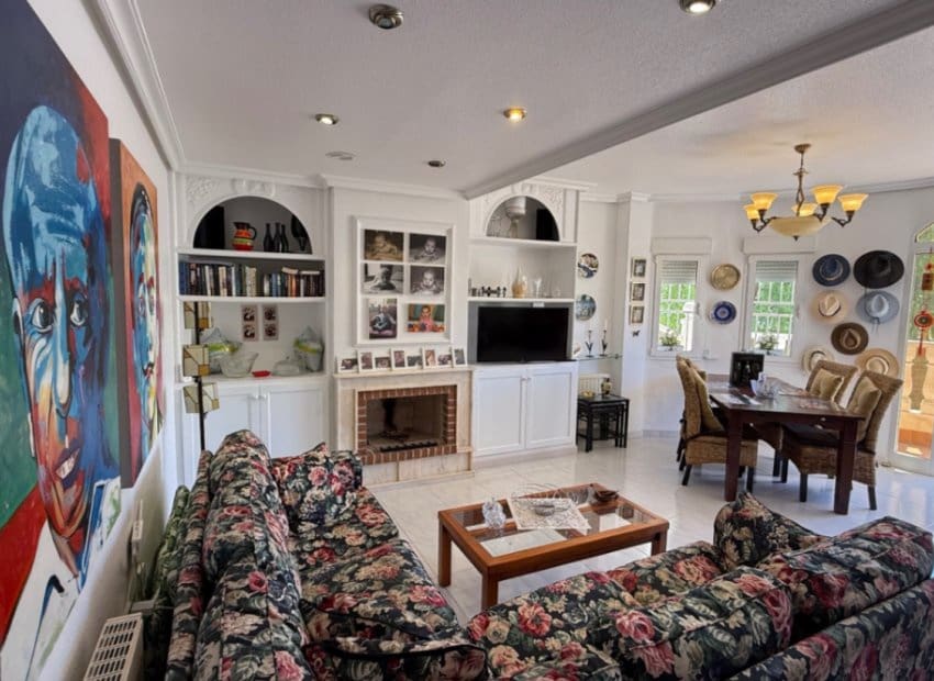 4 chambre Villa/Maison à vendre à Orihuela Costa avec piscine - 570 000 € (Ref: 9601340)