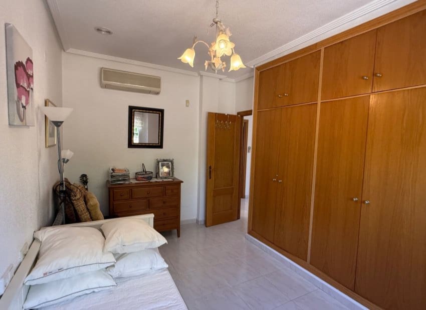 4 chambre Villa/Maison à vendre à Orihuela Costa avec piscine - 570 000 € (Ref: 9601340)