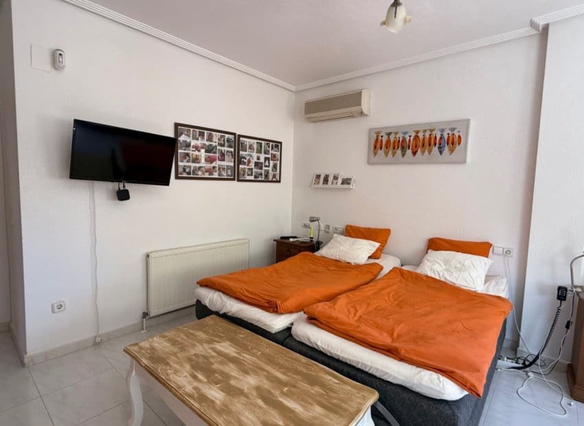 4 chambre Villa/Maison à vendre à Orihuela Costa avec piscine - 570 000 € (Ref: 9601340)