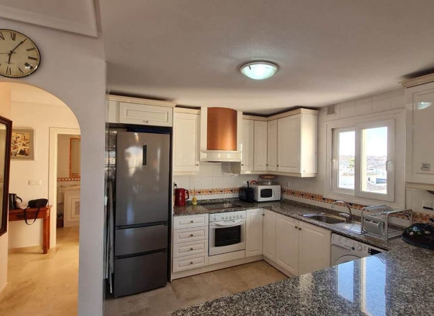 2 soveværelse Penthouse til salg i Villamartin med swimmingpool garage - € 229.900 (Ref: 9630396)