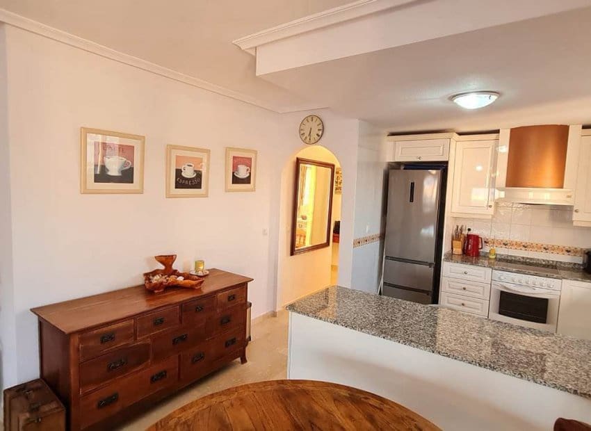 2 soveværelse Penthouse til salg i Villamartin med swimmingpool garage - € 229.900 (Ref: 9630396)