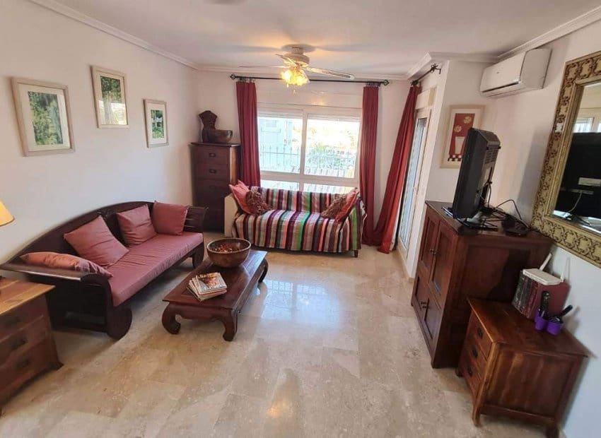 2 soveværelse Penthouse til salg i Villamartin med swimmingpool garage - € 229.900 (Ref: 9630396)