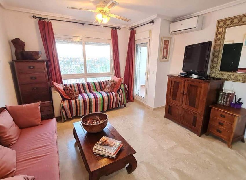 2 soveværelse Penthouse til salg i Villamartin med swimmingpool garage - € 229.900 (Ref: 9630396)