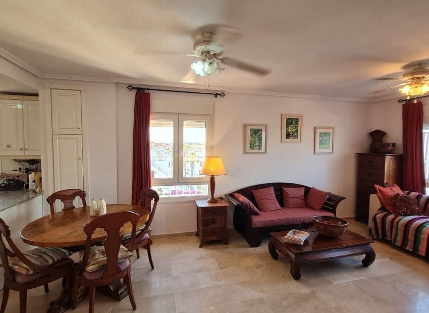 2 soveværelse Penthouse til salg i Villamartin med swimmingpool garage - € 229.900 (Ref: 9630396)