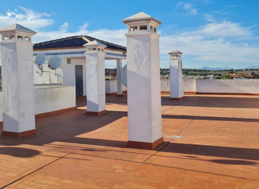 2 bedroom Penthouse for sale in Villamartin with pool garage - € 229,900 (Ref: 9630396)