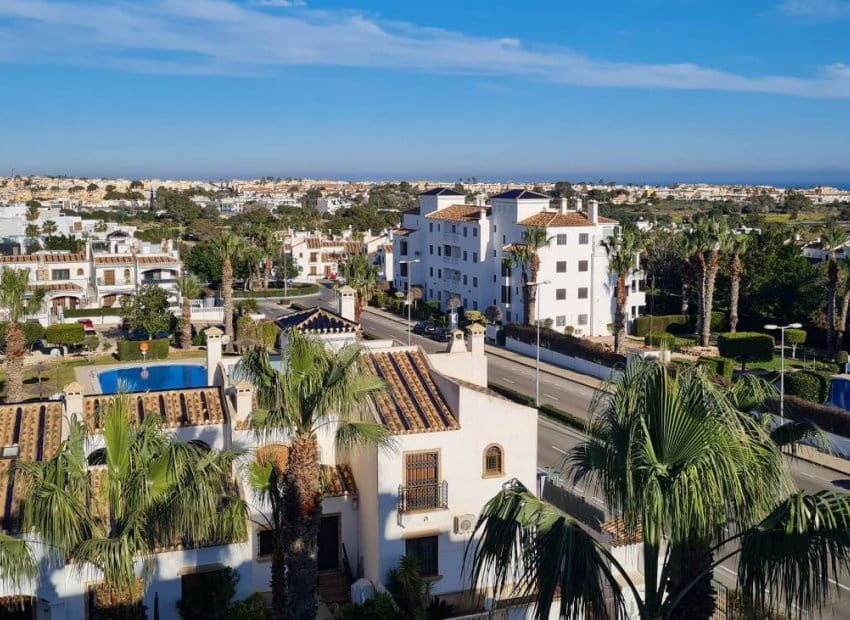 2 bedroom Penthouse for sale in Villamartin with pool garage - € 229,900 (Ref: 9630396)