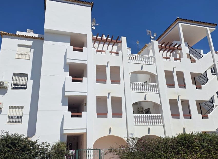 2 bedroom Apartment for sale in Villamartin with pool garage - € 229,900 (Ref: 9630396)