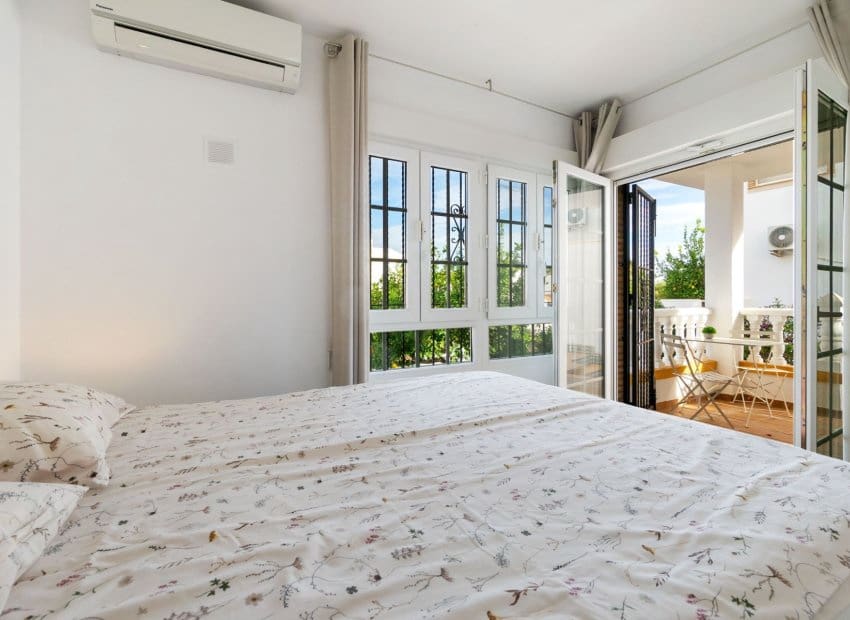 3 bedroom Villa for sale in Villamartin with pool - € 359,000 (Ref: 9637889)