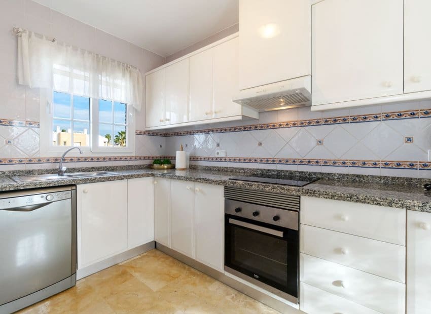 3 bedroom Villa for sale in Villamartin with pool - € 359,000 (Ref: 9637889)